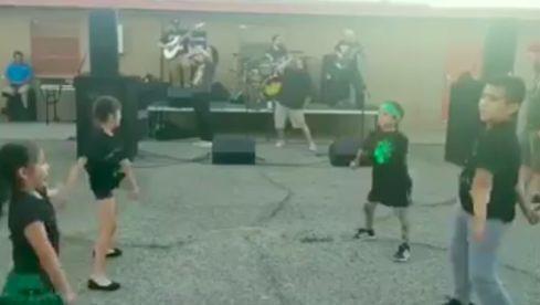 Zahnseidetanz bei Death Metal-Konzert