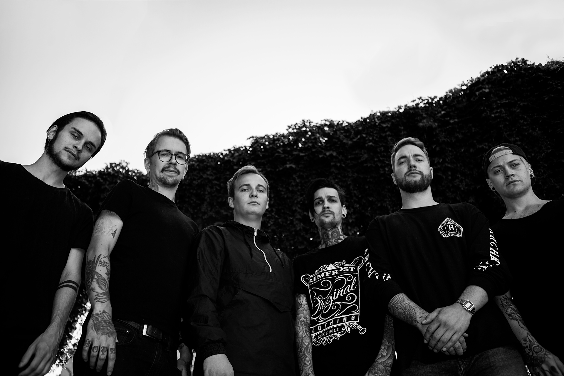 Halcyon Days Exklusive Albumpremiere zu RAIN SOAKED PAVEMENTS & FRESH