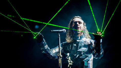 Moonspell-Frontmann Fernando Ribeiro während eines Konzerts