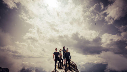 long-distance-calling-image004