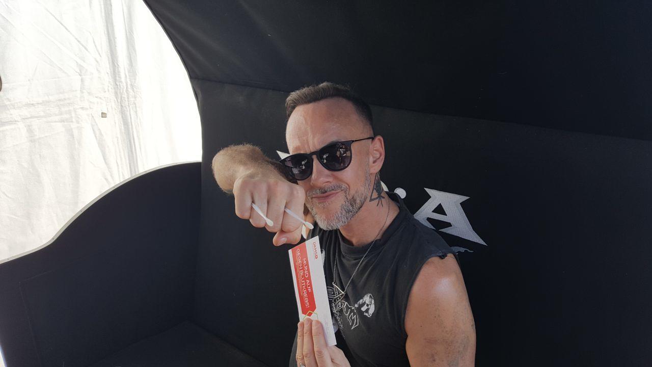 DKMS Sommergespraech Adam Nergal Darski (1)