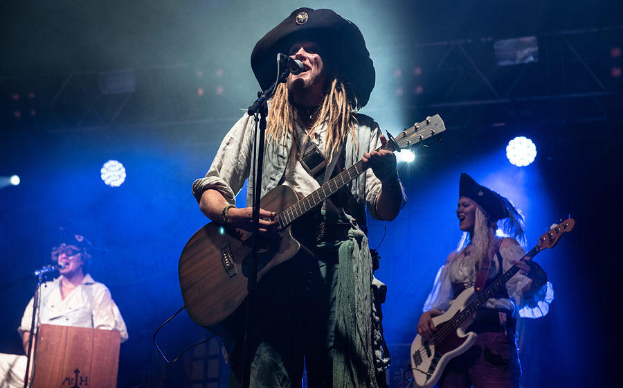 Mr Hurley & die Pulveraffen @ METAL HAMMER PARADISE 2018