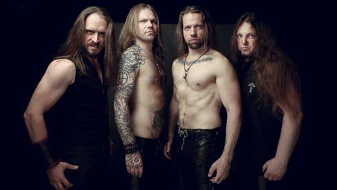 Heri Joensen (2.v.r.) mit Týr