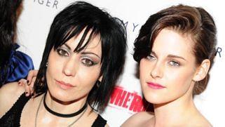 Joan Jett (l.) und Kristen Stewart bei der Premiere des Films "The Runaways" in New York 2010