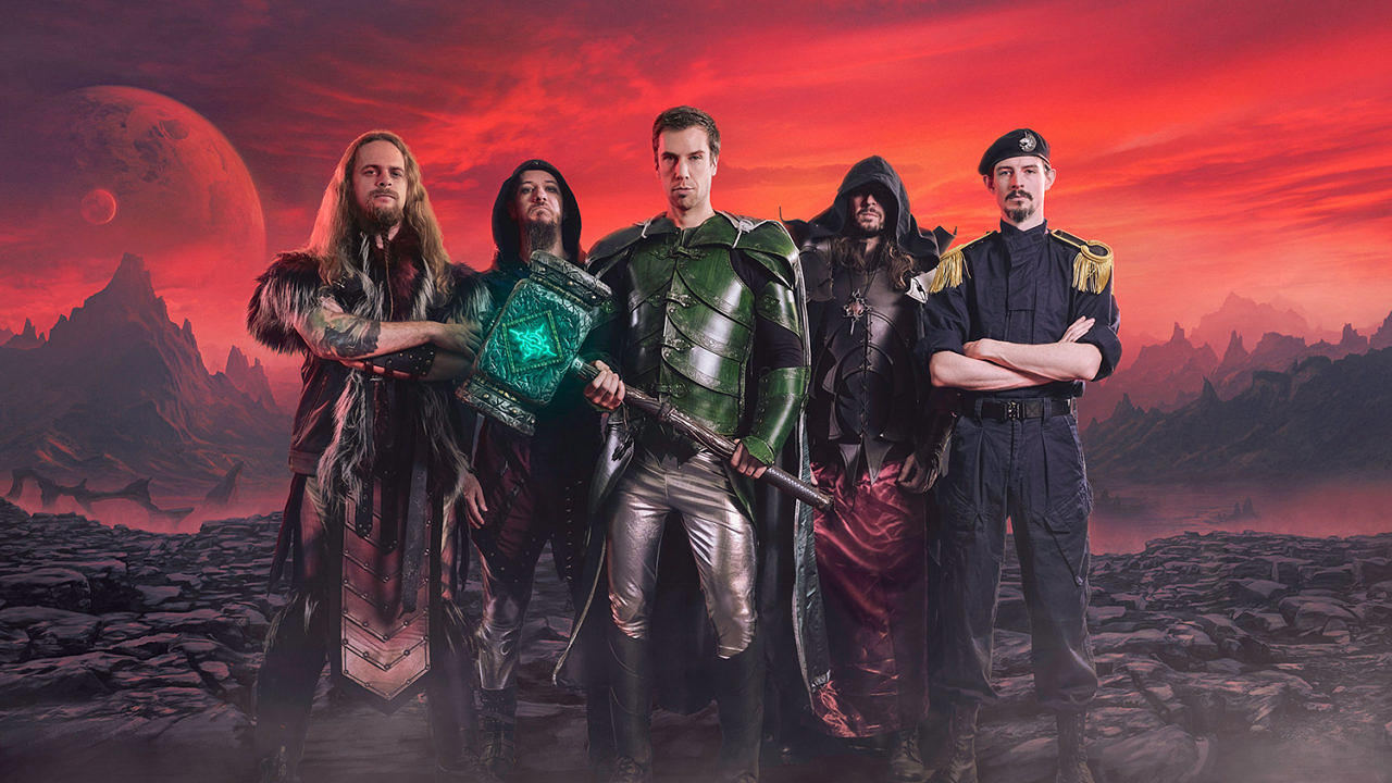 Gloryhammer mit Bassist James Cartwright (l.)