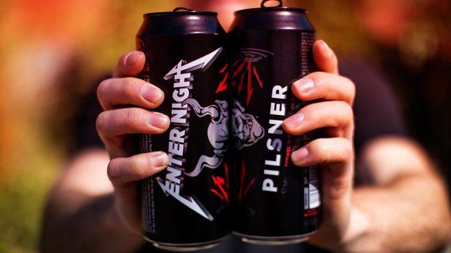 Das Metallica-Bier wird in schicken Dosen erhältlich sein.