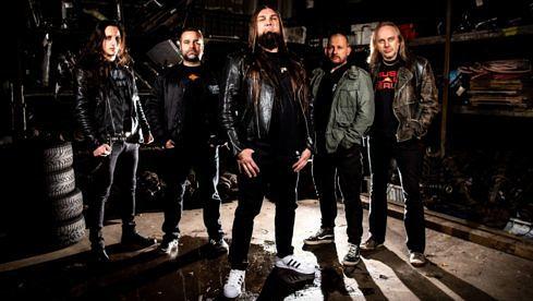 Die Ex-Sodom-Mitglieder Drummer Makka (2.v.r.) und Gitarrist Bernemann (r.) hatten mit Sänger Ingo Bajonczak (M.), Bassist Marc Hauschild (2.v.l.) und Gitarrist Chris Tsitsis (l.) die neue Formation Bonded gegründet... Makka ist nun raus