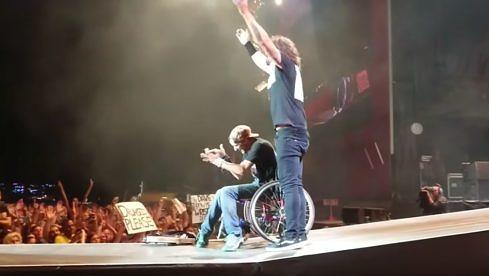 Foo-Fighters-Rolli-2