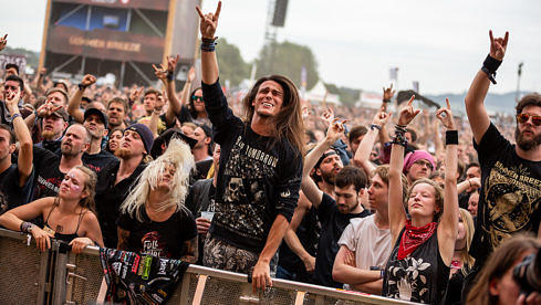 Festival-Feeling (wie hier beim Summer Breeze 2019) wird es wohl erst wieder geben, wenn eine Impfung gegen das Coronavirus möglich ist