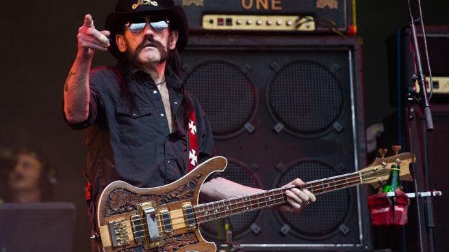 Lemmy Kilmister performt mit Motörhead beim Glastonbury Festival 2015
