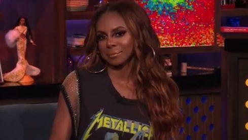 Candiace Dillard findet das Metallica-Shirt einfach knorke