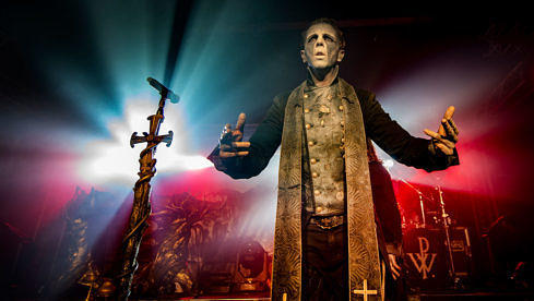 METAL HAMMER präsentiert im Dezember die Tour von Powerwolf. Mit dabei sind Gloryhammer.