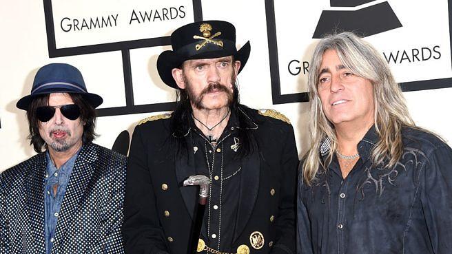 Phil Campbell, Lemmy Kilmister und Mikkey Dee (v.l.) von Motörhead bei der Verleihung der Grammy Awards 2015