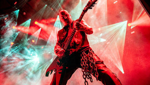 Wie oft muss man einen Slayer-Song verkacken, bevor man ihn richtig spielen kann? Kerry King hat den unfreiwilligen Selbsttest gemacht.