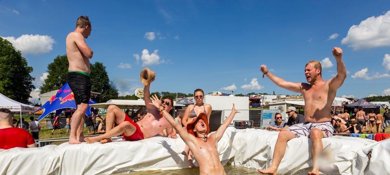 Festival-ohne-Bands-Poolparty