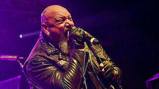 Paul Di'Anno performt live beim Hard Rock Hell Festival 2013 in Pwllheli, Wales