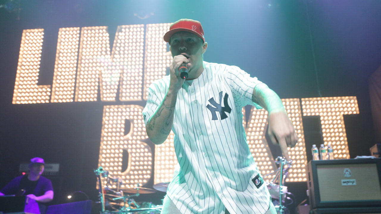 Fred Durst mit Limp Bizkit 2010 Live in New York