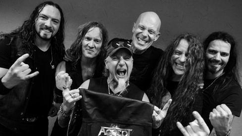 Die jüngste Accept-Besetzung (Stand: Mai 2020) (v.l.): Drummer Christopher Williams, Gitarrist Philip Shouse, Sänger Mark Tornillo, Gitarrist und Bandboss Wolf Hoffmann, Gitarrist Uwe Lulis und Bassist Martin Motnik