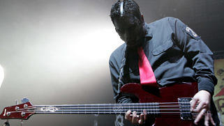 Zum Todestag gedenkt METAL HAMMER des Lebens von Paul Gray.