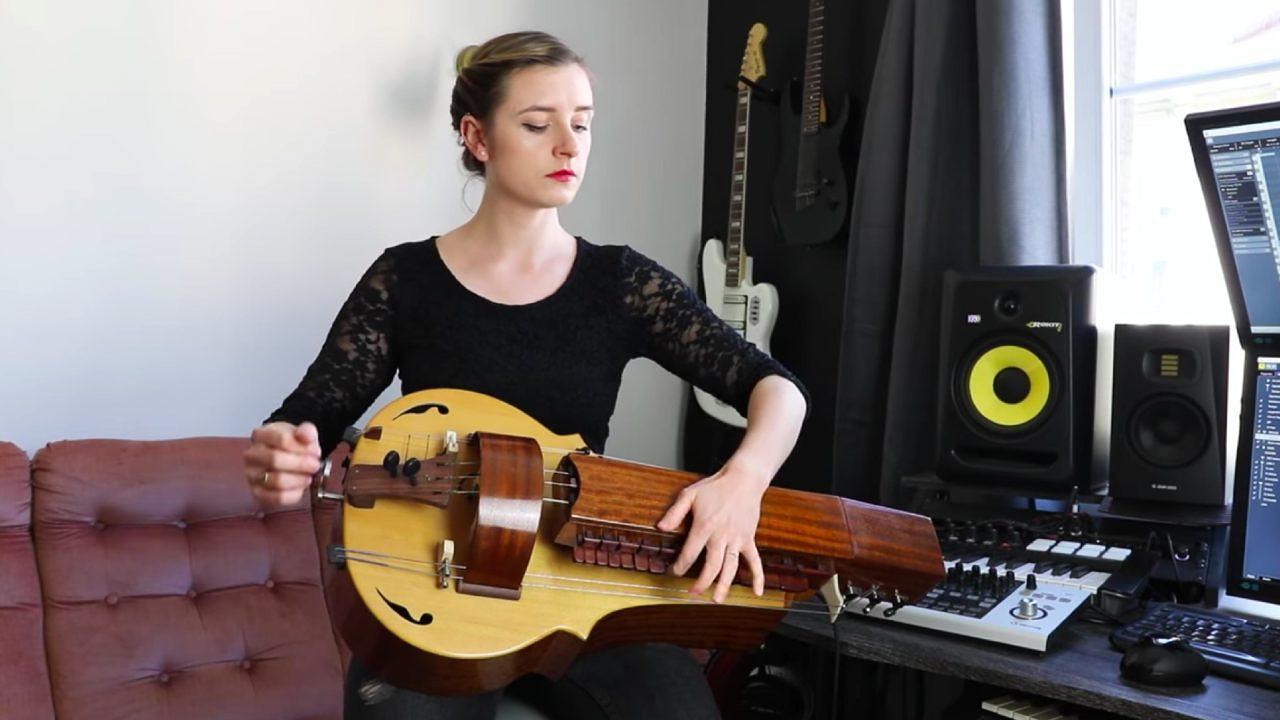 Iron Maiden-Cover auf einer Drehleier