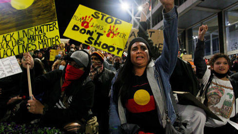 Sydney, Australien, 2. Juni: Demonstranten vorm Martin Place in Sydney