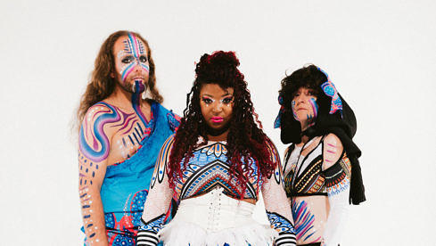 Chantal Brown aka Oya singt für die Heavy-Soul-Stoner-Band Vodun.