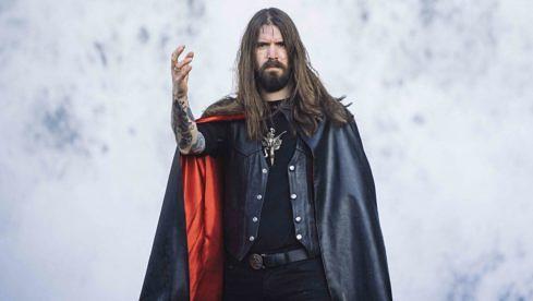 Erlend Hjelvik (ehemals bei Kvelertak) führt jetzt seine eigene Band an