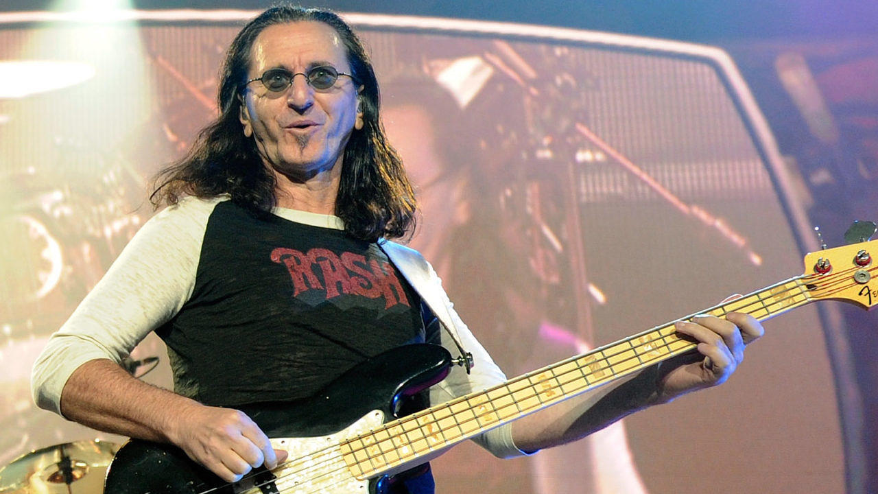 Geddy Lee von Rush bei einem Auftritt 2010 in Las Vegas