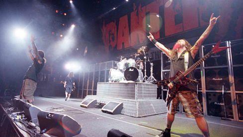 Pantera bei ihrem OZZfest-Auftritt in Mountain View im Jahr 2000