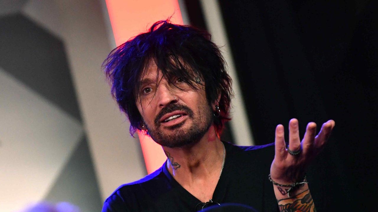 Mötley Crüe-Schlagzeuger Tommy Lee ist jetzt bei OnlyFans