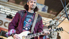 Ex-Kiss-Musiker Bruce Kulick mit Grand Funk Railroad im San Diego County Fair am 5. Juli 2014 in Del Mar, Kalifornien