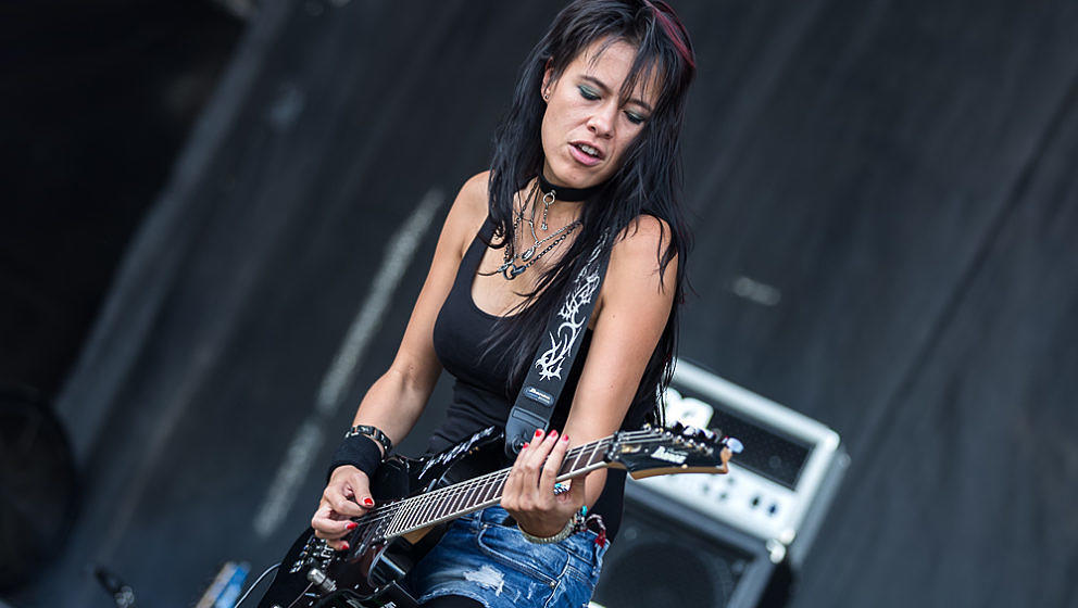 Jen Majura mit Knorkator 2015