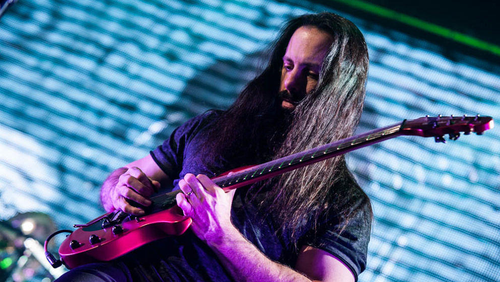 John Petrucci mit Dream Theater live, 18.02.2014, Düsseldorf