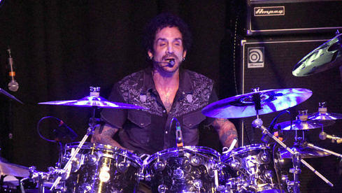 Deen Castronovo beim Auftritt mit Neal Schon's Journey Through Time am 9. Februar 2018 in San Francisco