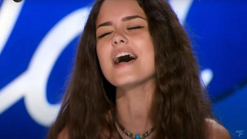 Die 15-jährige Casey Bishop hat bei "American Idol" Mötley Crüe intoniert