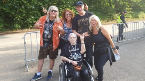 Wacken-Ikone Oma Gitti (M.) ist friedlich eingeschlafen