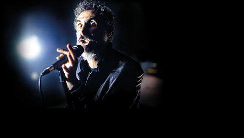 Serj Tankian_live2_bearb-k