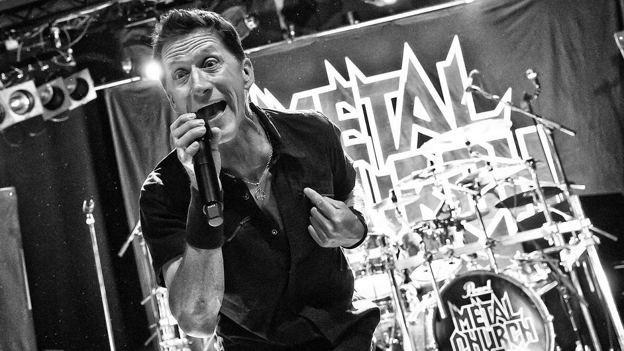 Metal Church-Frontmann Mike Howe am 15. Mai 2016 im Columbia Theater in Berlin