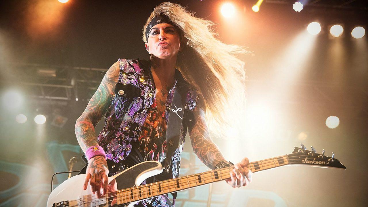 Lexxi Foxx von Steel Panther bei der Show im Berliner Huxleys am 28. Januar 2020