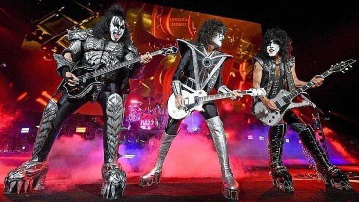 Kiss-zeigen-australische-Flagge-bei-Show-in-sterreich
