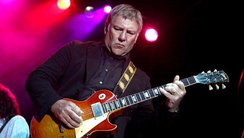 Rush-Gitarrist Alex Lifeson 2014 bei einem Auftritt im kalifornischen in Moorpark