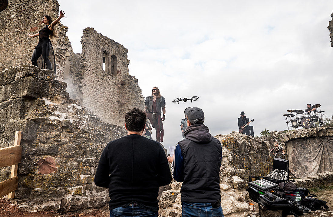 Feuerschwanz-Video3-Svenja-Metzner
