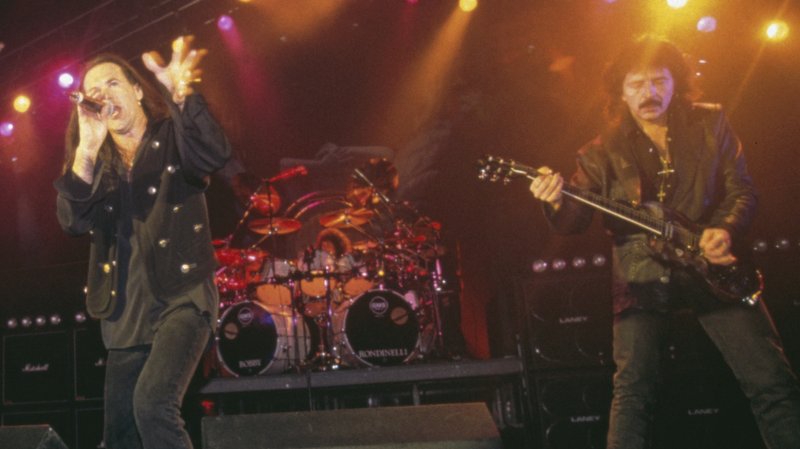 Tony Martn (l.) und Tony Iommy (r.) bei einer Black Sabbath-Show am 13. April 1994 im Londoner Hammersmith Apollo
