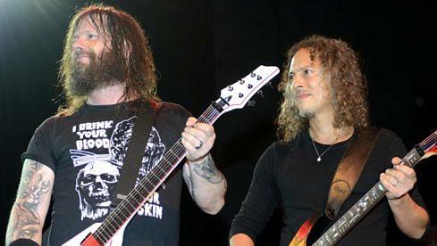 Exodus-Gitarrist Gary Holt (l.) und Metallica-Gitarrist Kirk Hammett beim "Fear FestEvil" 2014 in San Francisco