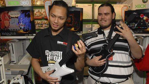 Gaming-Fans zocken "Guitar Hero III: Legends of Rock" (New York, 2007)