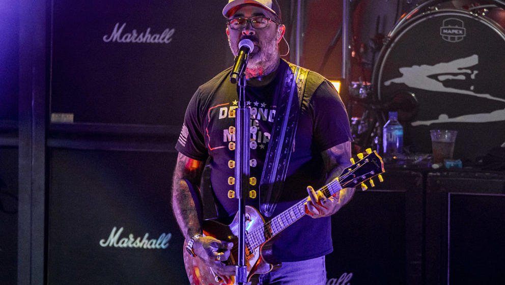 Aaron Lewis