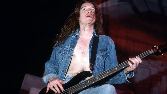Cliff Burton mit Metallica im April 1986 in Chicago