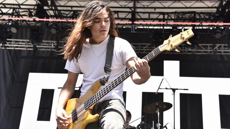 Tye Trujillo, der Sohn von Metallica-Bassist Rob Trujillo, beim Auftritt mit seiner eigenen Band Ottto beim BottleRock Napa Valley 2022