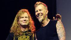 Dave Mustaine von Megadeth (l.) und James Hetfield von Metallica bei einer "Big Four"-Show am 10. Dezember 2011 in San Francisco