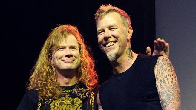 Dave Mustaine (l.) und James Hetfield bei einer "Big Four"-Show am 10. Dezember 2011 in San Francisco